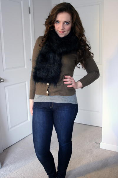 Fashionable Faux Fur DIY Scarf Fashionable Faux Fur DIY Scarf