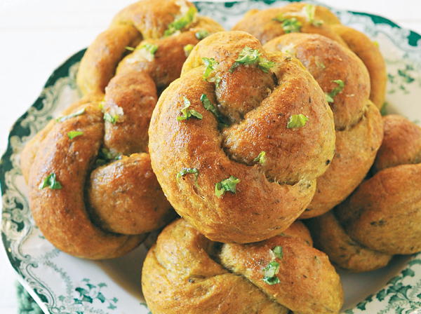 Pesto Knots