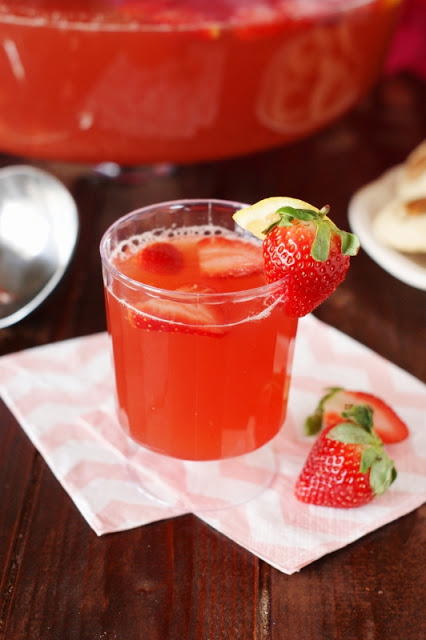 Award-Winning Strawberry Tea Punch Recipe | FaveSouthernRecipes.com