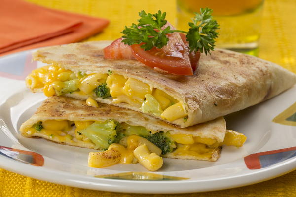 Mac and Cheese Quesadilla Mac and Cheese Quesadilla