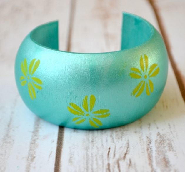 Cute Metallic DIY Bracelet Cute Metallic DIY Bracelet