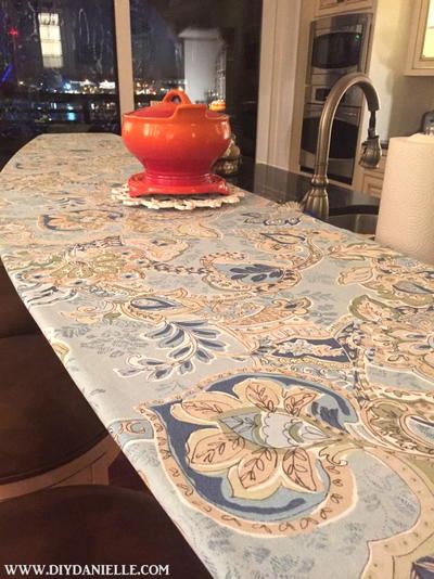 Easy Fitted Tablecloth for a Long Glass Bar