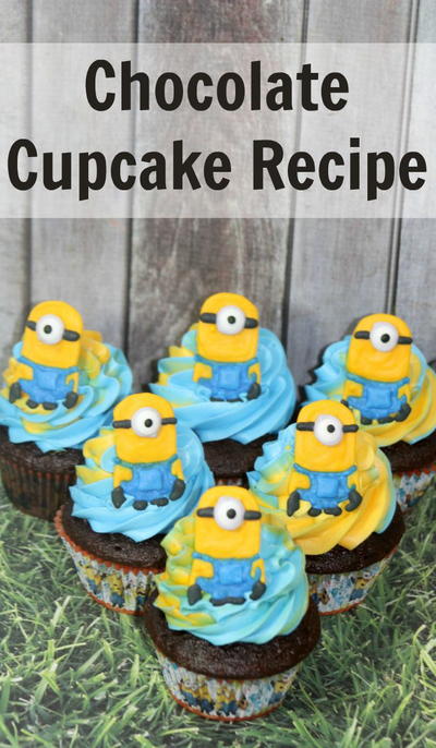 Chocolate Cupcakes With Two Toned Icing Chocolate Cupcakes With Two Toned Icing