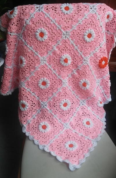 Pink Daisy Crocheted Baby Blanket Pink Daisy Crocheted Baby Blanket