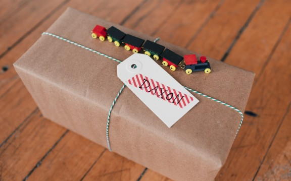 Toy Train Gift Wrapping Ideas Toy Train Gift Wrapping Ideas