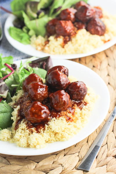 Easy Sweet and Spicy Slow Cooker Meatballs Easy Sweet and Spicy Slow Cooker Meatballs