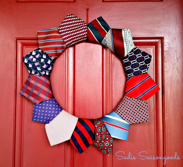 Fly Tie July 4th Wreath Fly Tie July 4th Wreath