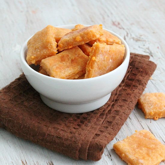 Baked Cheddar Crackers Baked Cheddar Crackers