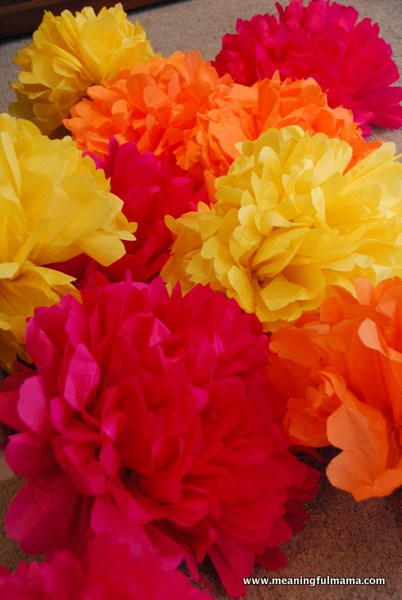 Tissue Paper DIY Pom Poms Tissue Paper DIY Pom Poms