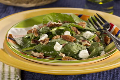 Pecan-Topped Spinach Salad