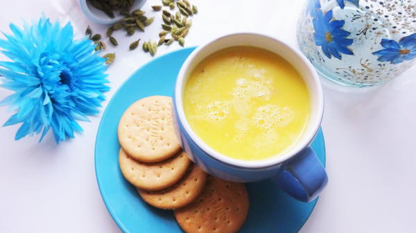 Cardamom and Rose Hot White Chocolate Cardamom and Rose Hot White Chocolate