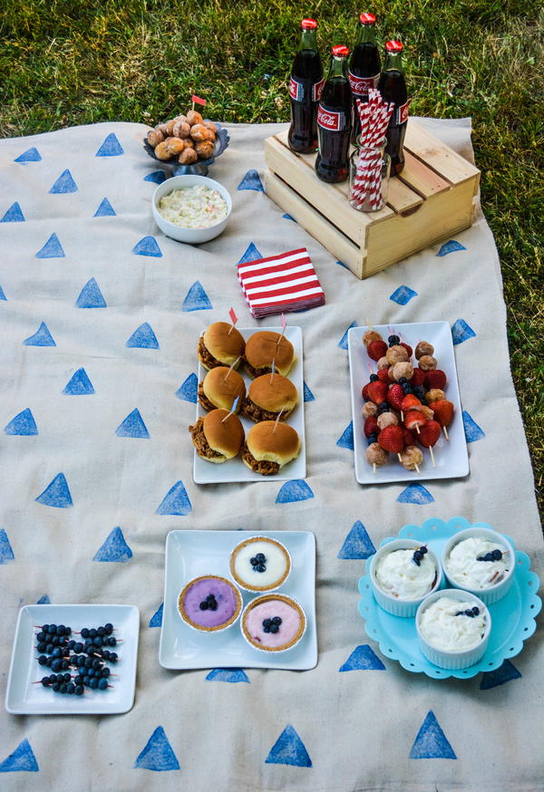 Easy DIY Picnic Blanket Easy DIY Picnic Blanket