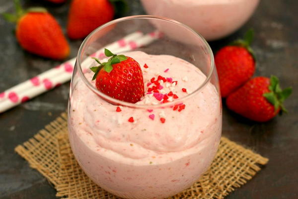 Strawberry Cheesecake Mousse Strawberry Cheesecake Mousse