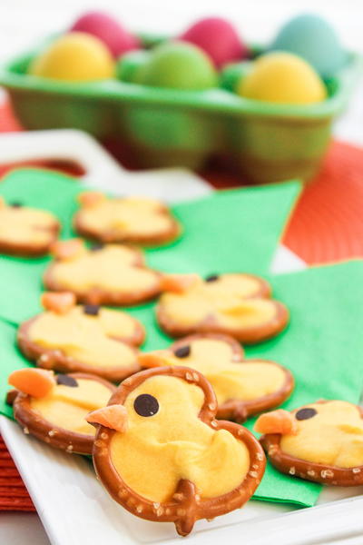 Easter Chick Pretzels Easter Chick Pretzels