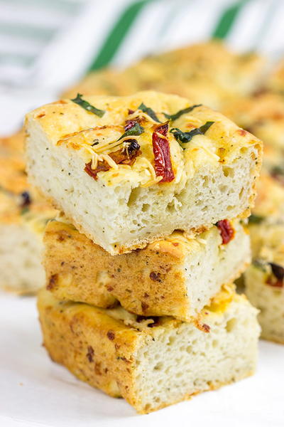 Cheesy Spinach and Sun Dried Tomato Focaccia Cheesy Spinach and Sun Dried Tomato Focaccia