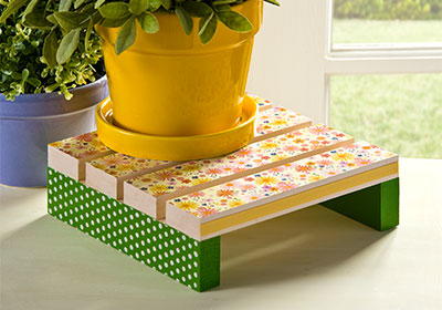 Mini Pallet Plant Stand Mini Pallet Plant Stand