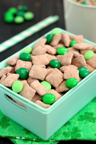 Mint Brownie Mudde Buddies Mint Brownie Muddy Buddies