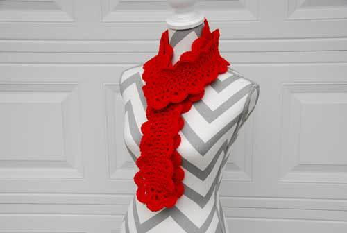 Festive Scalloped Scarf Festive Scalloped Scarf