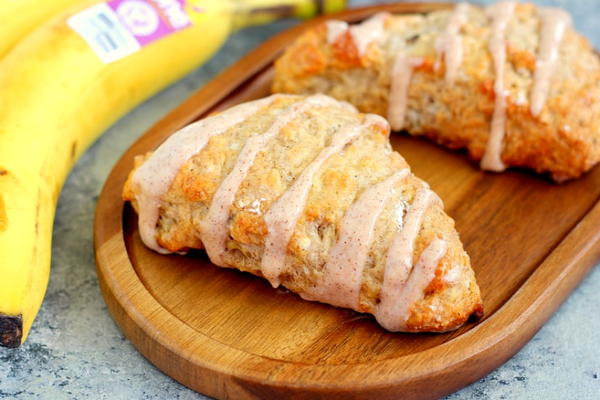 Banana Bread Scones with Cinnamon Cream Cheese Glaze Banana Bread Scones with Cinnamon Cream Cheese Glaze
