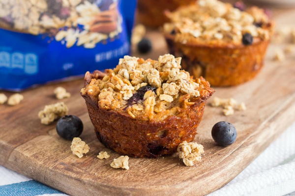 Blueberry Granola Oatmeal Muffins Blueberry Granola Oatmeal Muffins