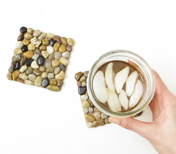 DIY Pebble Coasters DIY Pebble Coasters