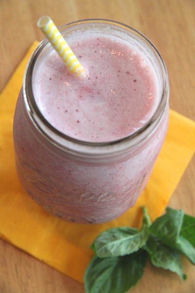 No-Fuss Strawberry Basil Smoothie No-Fuss Strawberry Basil Smoothie