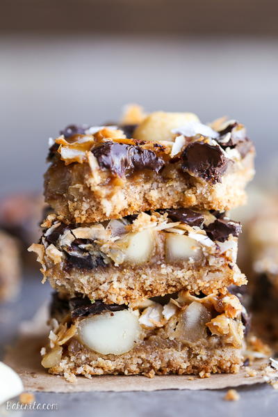 Dark Chocolate Macadamia Nut Magic Bars Dark Chocolate Macadamia Nut Magic Bars