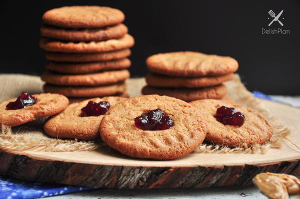 Easy Peanut Butter and Jelly Cookies Easy Peanut Butter and Jelly Cookies
