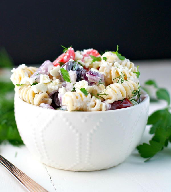 Light and Creamy Greek Pasta Salad Light and Creamy Greek Pasta Salad