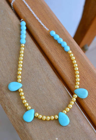 Sea-Inspired Elegant Pearl Necklace Sea-Inspired Elegant Pearl Necklace
