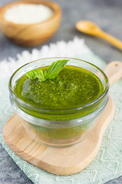 Easy Basil Pesto Easy Basil Pesto