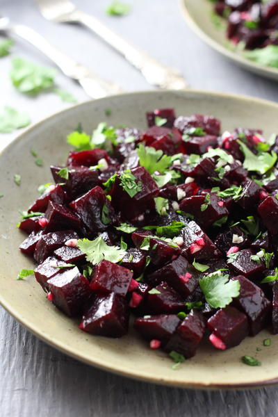 Mediterranean Beets with Garlic and Olive Oil