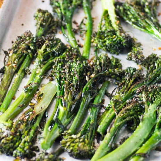 Crispy Garlic Roasted Broccolini Crispy Garlic Roasted Broccolini