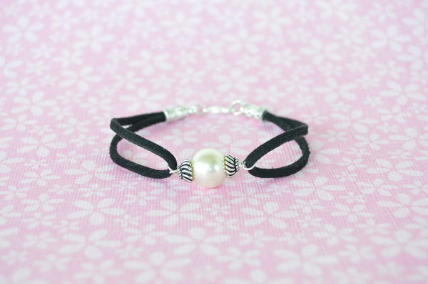 DIY Pearl Bracelets in 2 Ways DIY Pearl Bracelets in 2 Ways