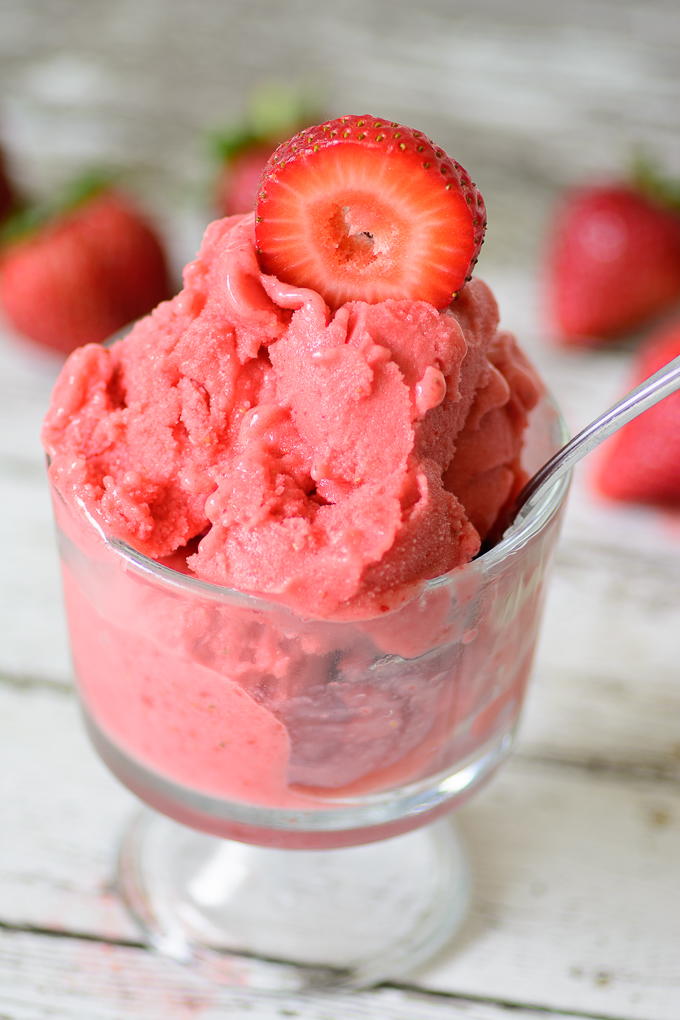 3 Ingredient Strawberry Frozen Yogurt | FaveGlutenFreeRecipes.com