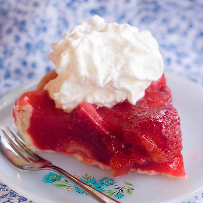 Old-Fashioned Strawberry Jello Pie