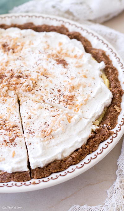 No-Bake Chocolate Coconut Cream Pie { No-Bake } Chocolate Coconut Cream Pie