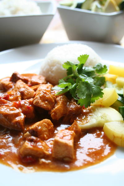 2-Ingredient Slow Cooker Chicken Curry