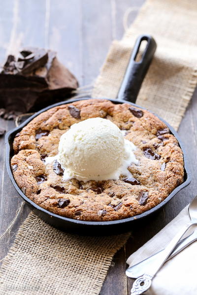 Paleo Chocolate Chip Skillet Cookie Paleo Chocolate Chip Skillet Cookie
