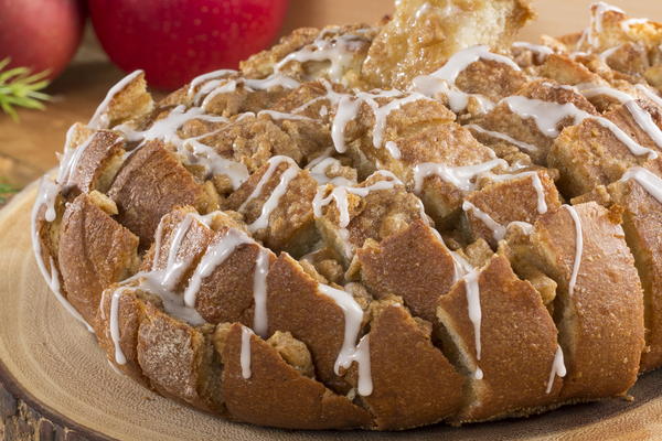 Apple and Spice Pull-Apart Bread