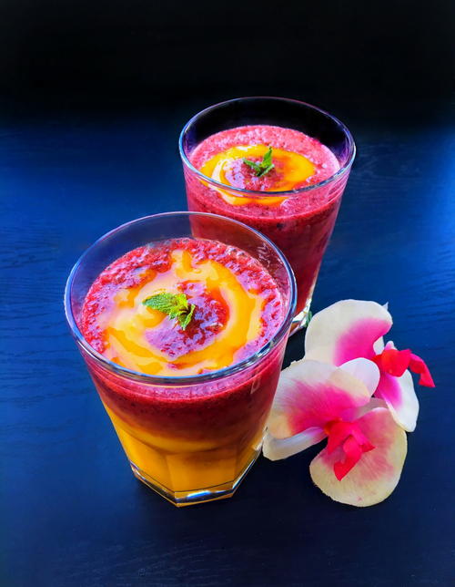 Delicious and Quick Mango Berry Swirl Smoothie Delicious and Quick Mango Berry Swirl Smoothie