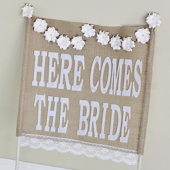 Here Comes the Bride DIY Sign Here Comes the Bride DIY Sign