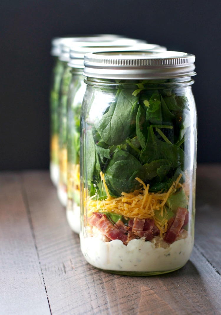 Mason Jar Salads with Chicken, Bacon, and Ranch | FaveHealthyRecipes.com