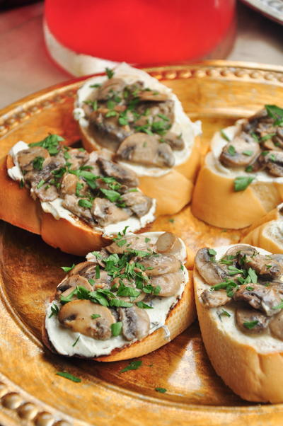 Creamed Mushroom Toast Creamed Mushroom Toast
