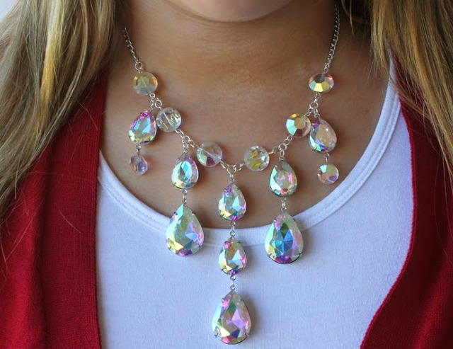 Old Hollywood Bombshell DIY Necklace Old Hollywood Bombshell DIY Necklace