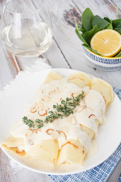 Spinach and Chicken Crepes with White Wine Sauce