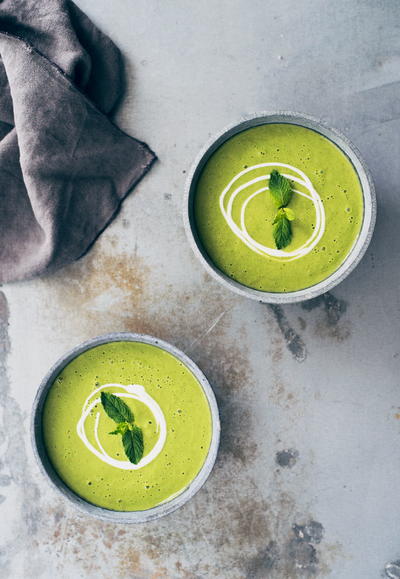Summer Chilled Green Gazpacho Soup Summer Chilled Green Gazpacho Soup