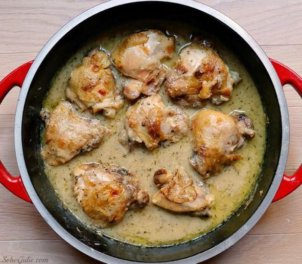 One Pan Garlic Chicken and Gravy | FaveSouthernRecipes.com