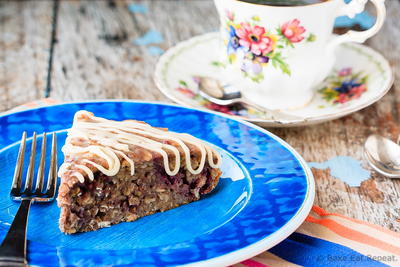 Easy Banana Berry Oatmeal Cake Easy Banana Berry Oatmeal Cake