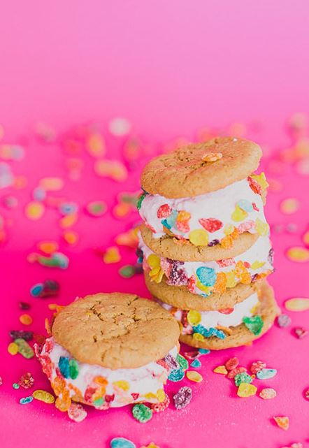 Fruity Pebbles Frozen Yogurt Sandwiches